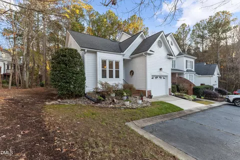 111 Colchis Ct, Cary, NC 27513 photo 3
