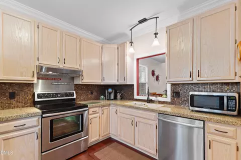 111 Colchis Ct, Cary, NC 27513 photo 9