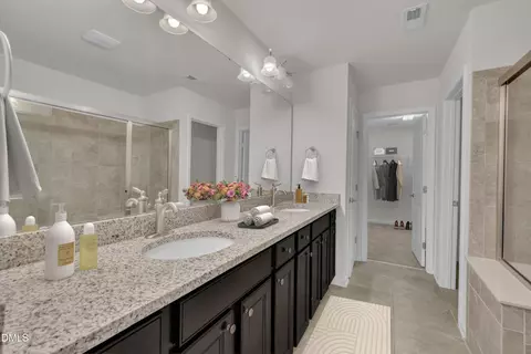 Bath - 519 Brier Crossings Loop, Durham, NC 27703 photo 4 of 5