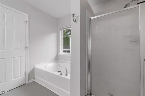 Bath - 204 Hillview Dr, Durham, NC 27703 photo 2 of 5