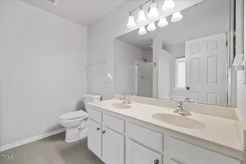 Bath - 204 Hillview Dr, Durham, NC 27703 photo 1 of 5