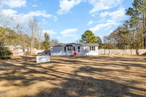 5880 Kellys Landing Rd, Fayetteville, NC 28306