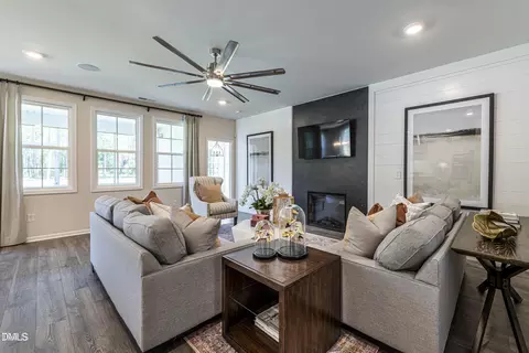 2011 Upland Ln, Durham, NC 27712 photo 3