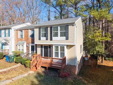 7260 Shellburne Dr, Raleigh, NC 27612 photo 2