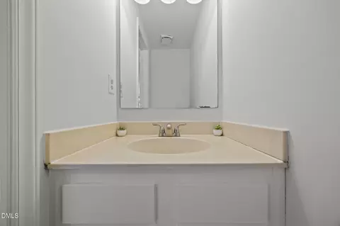 7260 Shellburne Dr, Raleigh, NC 27612 photo 13