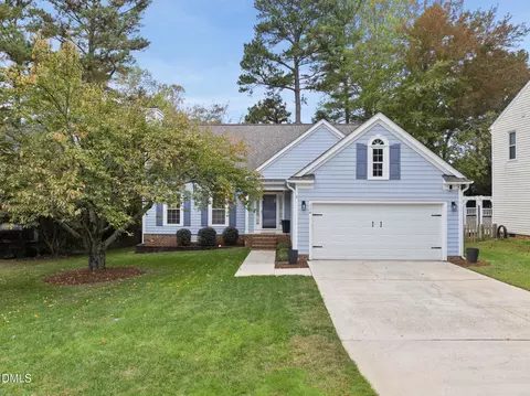 116 E Laurenbrook Ct, Cary, NC 27518