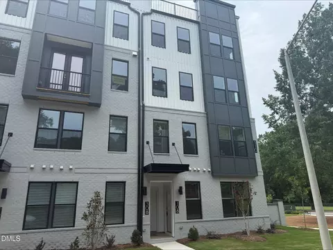 110 Byrum St #108, Cary, NC 27511