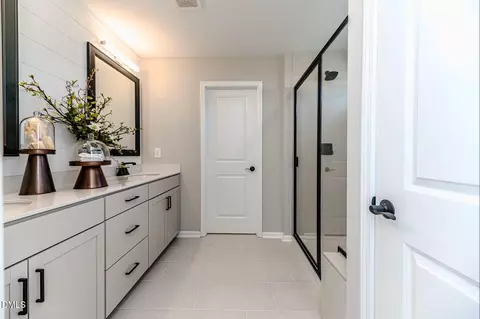 Entry Way - 2004 Upland Ln, Durham, NC 27712 photo 1 of 2