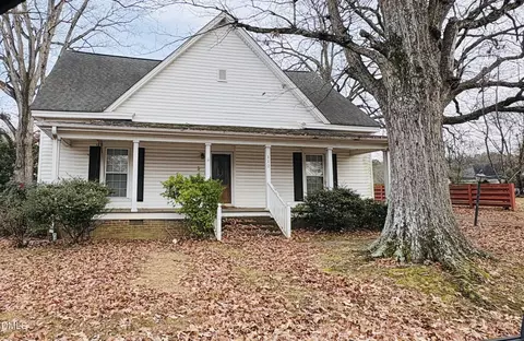 112 N Nassau St, Youngsville, NC 27596