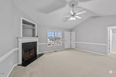 Living - 1275 Smith Rd, Smithfield, NC 27577 photo 1 of 2