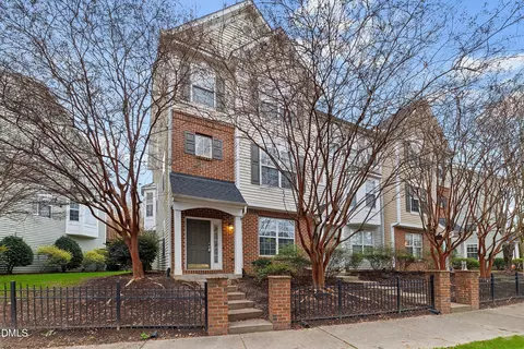 215 N Dixon Ave, Cary, NC 27513