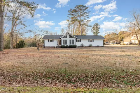 200 Hermitage Ln, Mount Olive, NC 28365 photo 4
