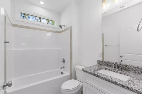 Bath - 152 N Rabbit Run Dr, Smithfield, NC 27577 photo 3 of 4