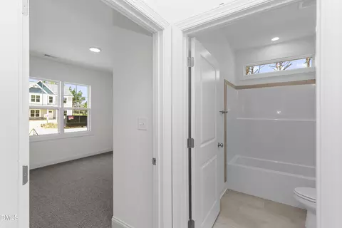 Entry Way - 152 N Rabbit Run Dr, Smithfield, NC 27577 photo 4 of 5