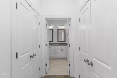 Entry Way - 152 N Rabbit Run Dr, Smithfield, NC 27577 photo 3 of 5