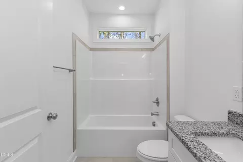 Bath - 152 N Rabbit Run Dr, Smithfield, NC 27577 photo 2 of 4