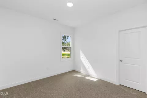 Bedroom - 152 N Rabbit Run Dr, Smithfield, NC 27577 photo 3 of 7