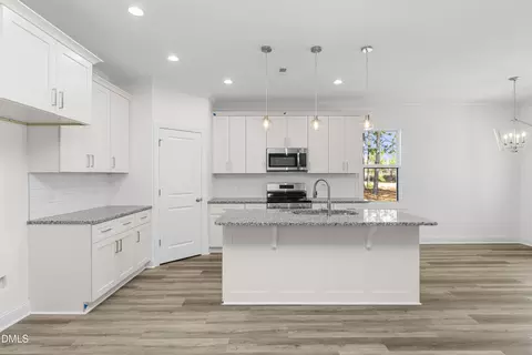 Kitchen - 152 N Rabbit Run Dr, Smithfield, NC 27577 photo 4 of 4