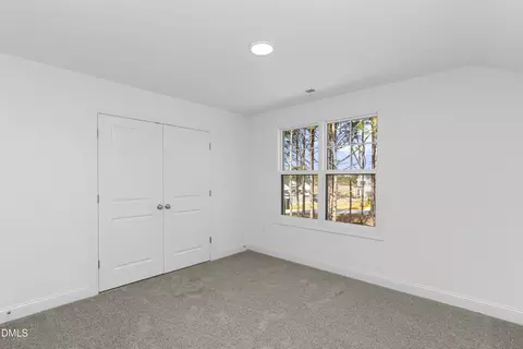 Bedroom - 152 N Rabbit Run Dr, Smithfield, NC 27577 photo 5 of 7