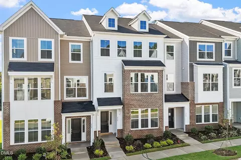339 Chesapeake Commons St #108, Garner, NC 27529