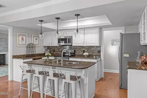 106 Wimbledon Ct, Cary, NC 27511