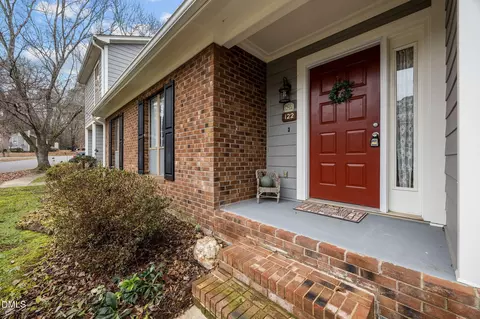 122 Clancy Cir, Cary, NC 27511
