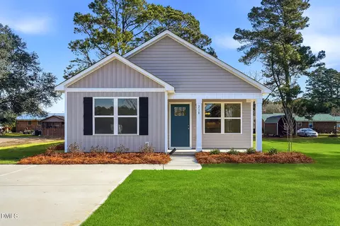 218 Rae St, Warsaw, NC 28398