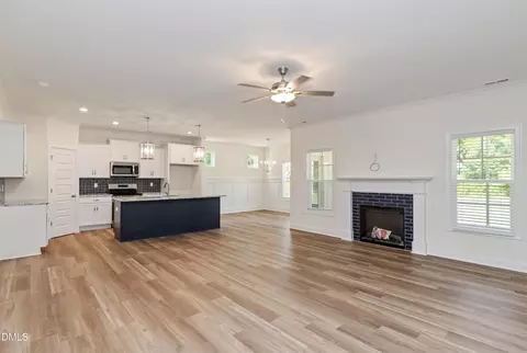 Living - 180 N Rabbit Run Dr, Smithfield, NC 27577 photo 1 of 2