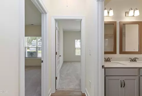 Entry Way - 180 N Rabbit Run Dr, Smithfield, NC 27577 photo 4 of 4