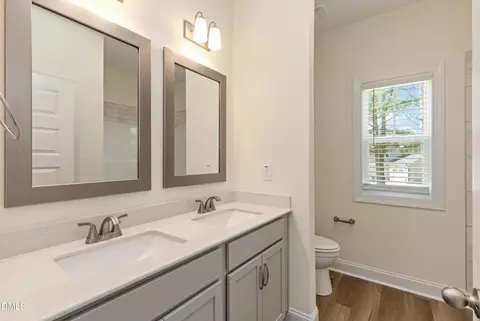 Bath - 180 N Rabbit Run Dr, Smithfield, NC 27577 photo 1 of 3