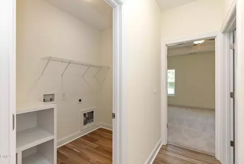 Entry Way - 180 N Rabbit Run Dr, Smithfield, NC 27577 photo 3 of 4
