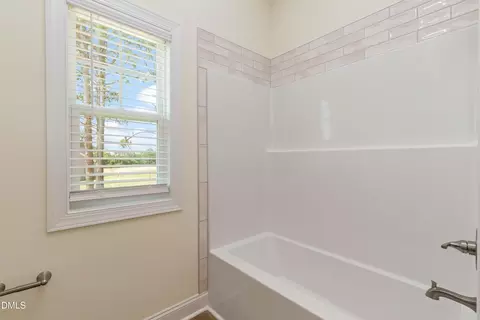 Bath - 180 N Rabbit Run Dr, Smithfield, NC 27577 photo 3 of 3