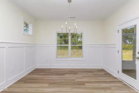 Dining - 180 N Rabbit Run Dr, Smithfield, NC 27577 photo 1 of 2