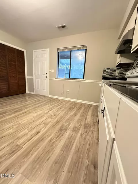 Kitchen - 322 Junction Rd #28H, Durham, NC 27703 photo 2 of 3