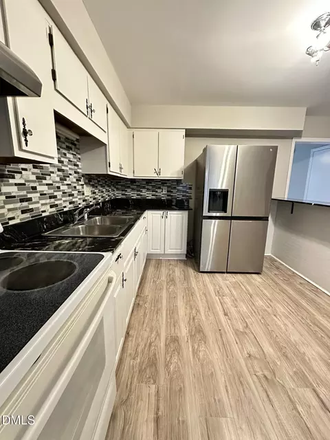 Kitchen - 322 Junction Rd #28H, Durham, NC 27703 photo 3 of 3