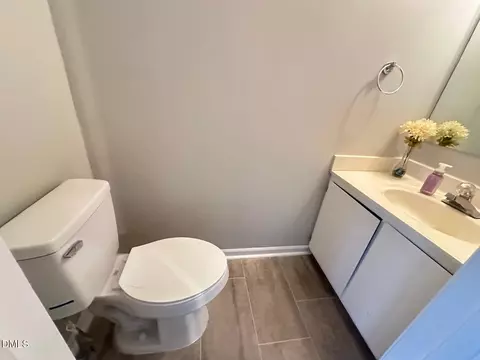 Bath - 322 Junction Rd #28H, Durham, NC 27703 photo 2 of 2