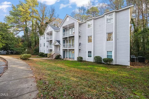 1300 Park Glen Dr #102, Raleigh, NC 27610