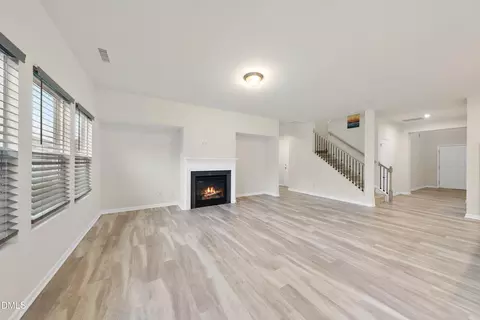Living - 905 Lippincott Rd, Durham, NC 27703 photo 2 of 3
