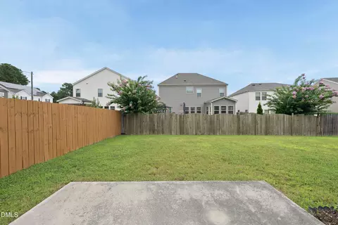 Exterior - 905 Lippincott Rd, Durham, NC 27703 photo 2 of 3