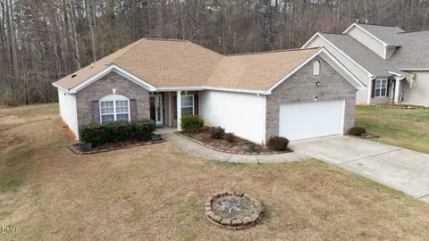 806 Hawthorn Ridge Dr, Whitsett, NC 27377