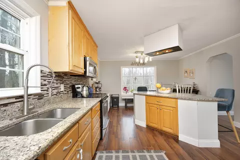 7117 Sunset Lake Rd, Fuquay Varina, NC 27526