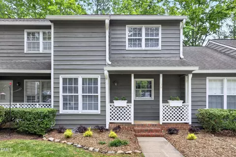 136 Lake Hollow Cir, Cary, NC 27513
