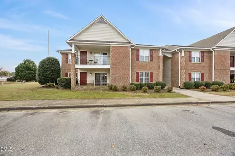 1720 Renwick Dr #102, Fayetteville, NC 28304