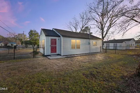 513 Wondertown Dr, Erwin, NC 28339