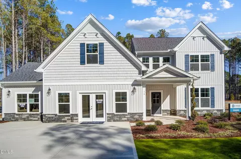 815 Magnolia Acres Ln, Fuquay Varina, NC 27526