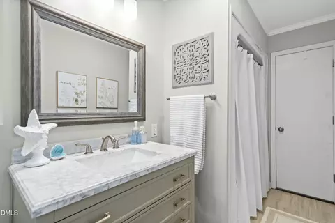 Bath - 152 E Cedar Ave, Wake Forest, NC 27587 photo 2 of 2