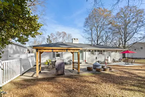 Exterior - 152 E Cedar Ave, Wake Forest, NC 27587 photo 5 of 9