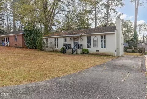 515 Walnut Dr, Sanford, NC 27330