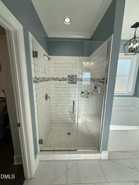 Bath - 98 Spruce Dr, Benson, NC 27504 photo 2 of 4