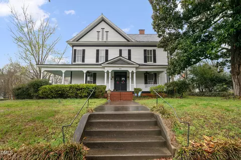 401 N Main St, Louisburg, NC 27549